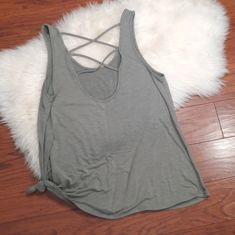 Zoe & Liv Strappy back Tank Top - Picture 4 of 4